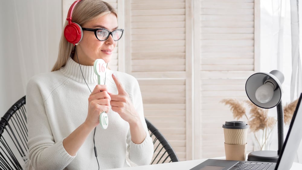 woman using a mic - Lovo AI