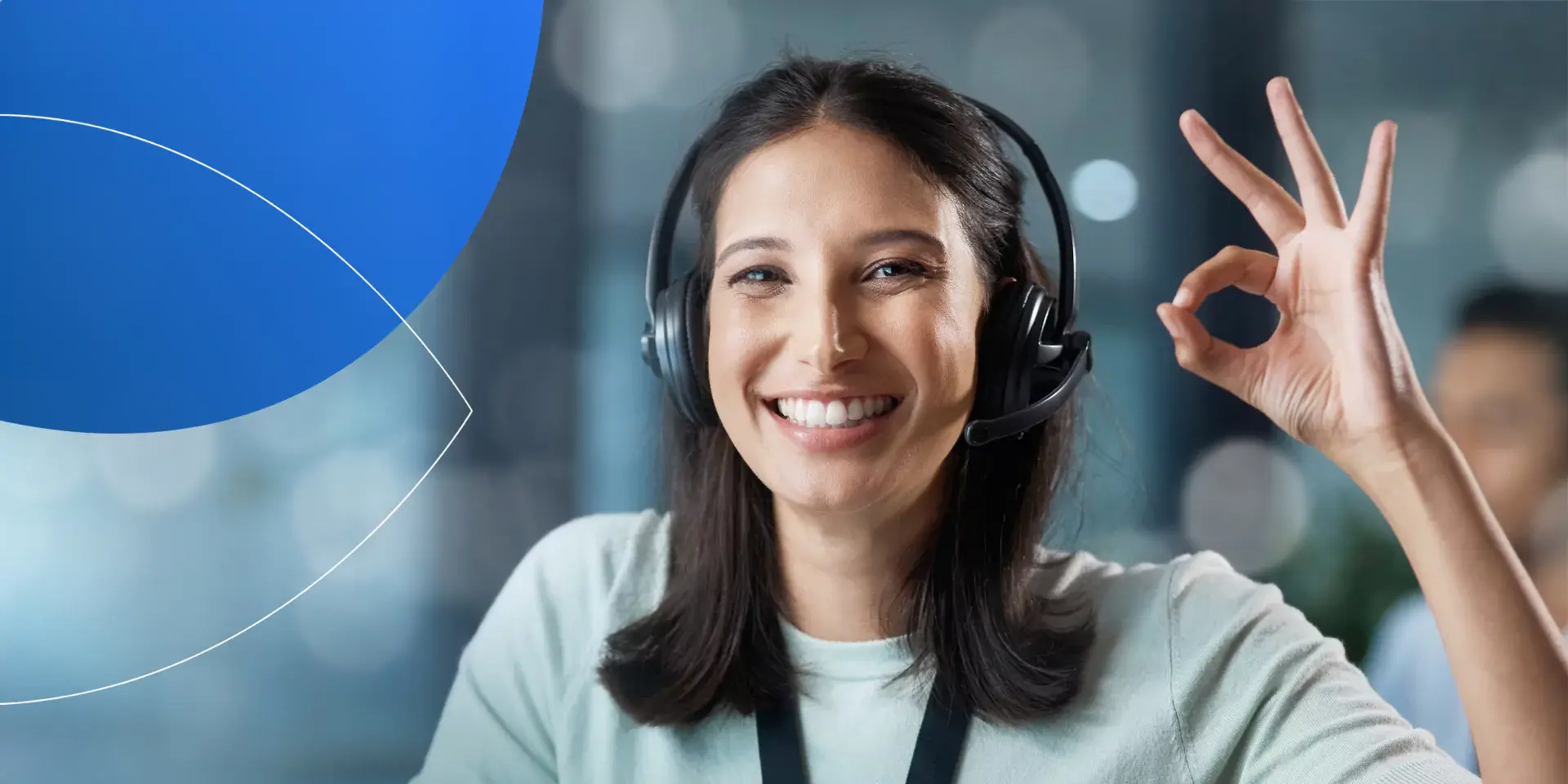sales agent smiling - AI Sales Agents