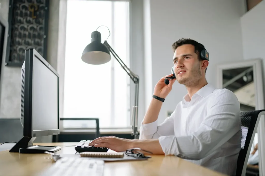 Men Using Computer - Average Handle Time