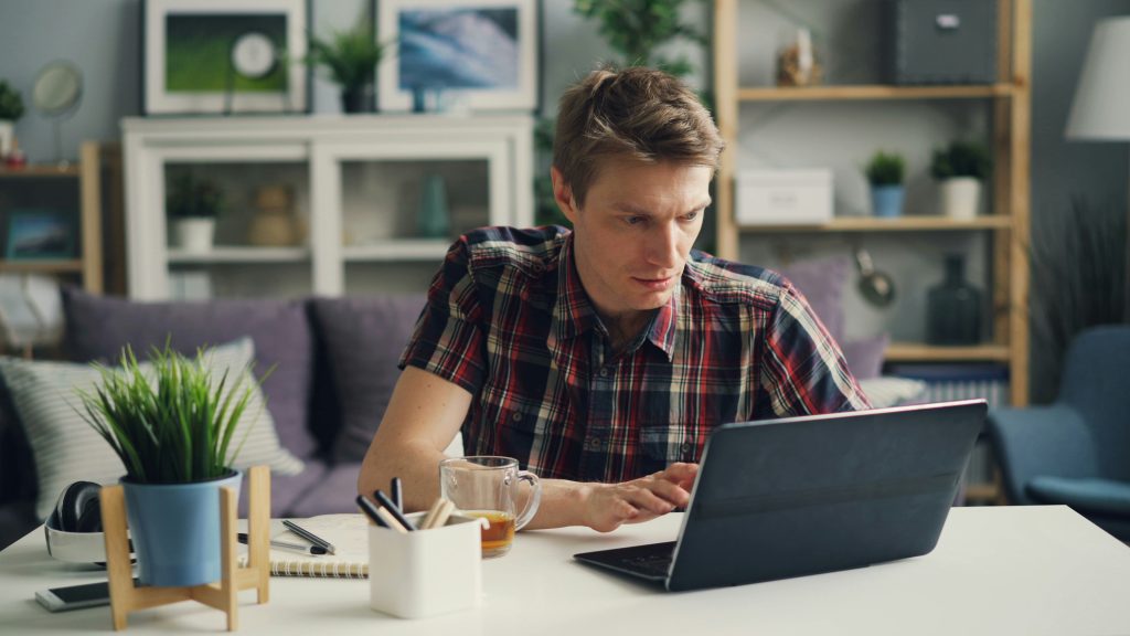 man working - Smart IVR

