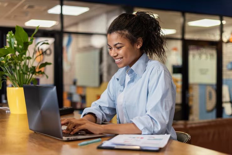 woman working - Smart IVR

