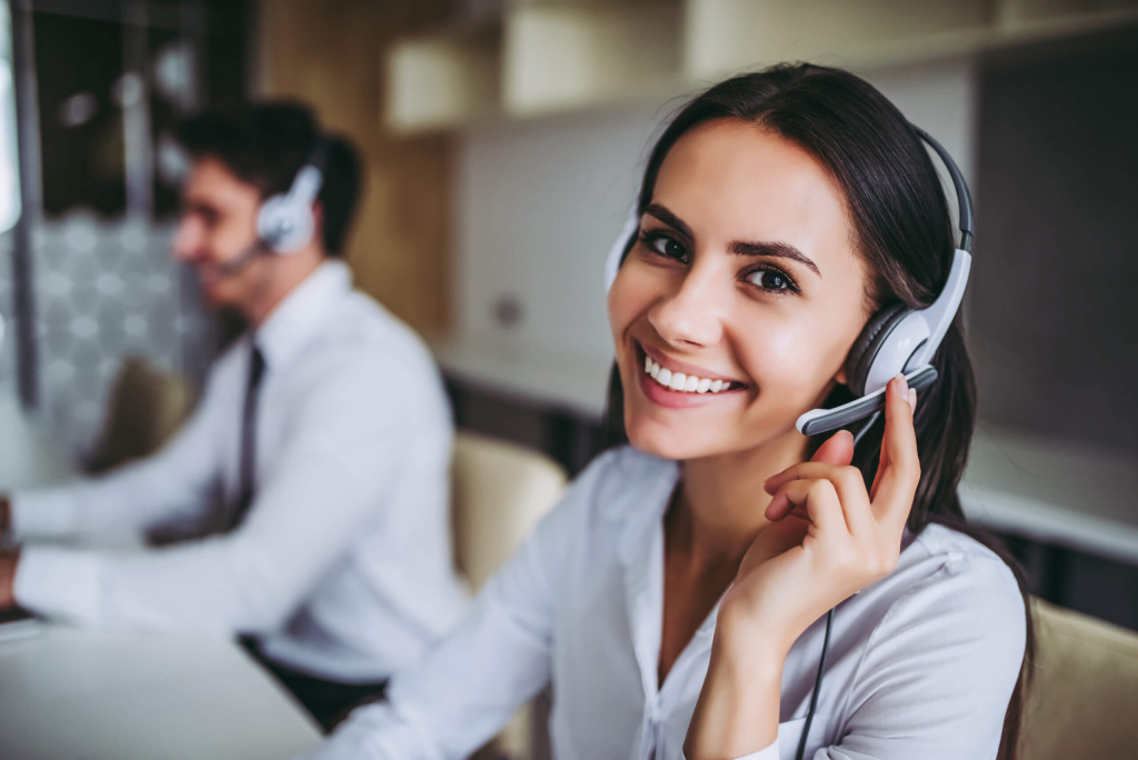 woman smiling - IVR Auto Attendant
