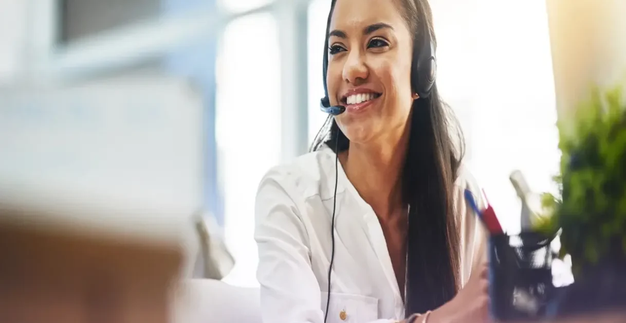 Woman Customer Agent - First Call Resolution