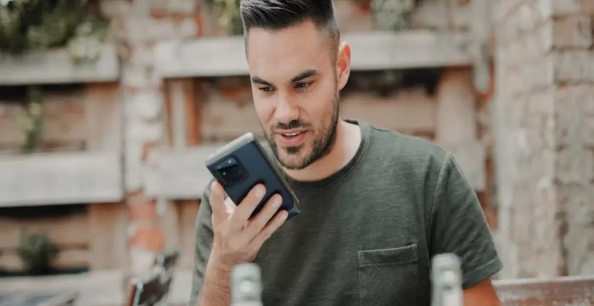 man using phone - Australian Accent Text to Speech