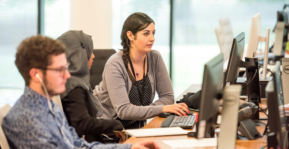 employees working - Dialpad News